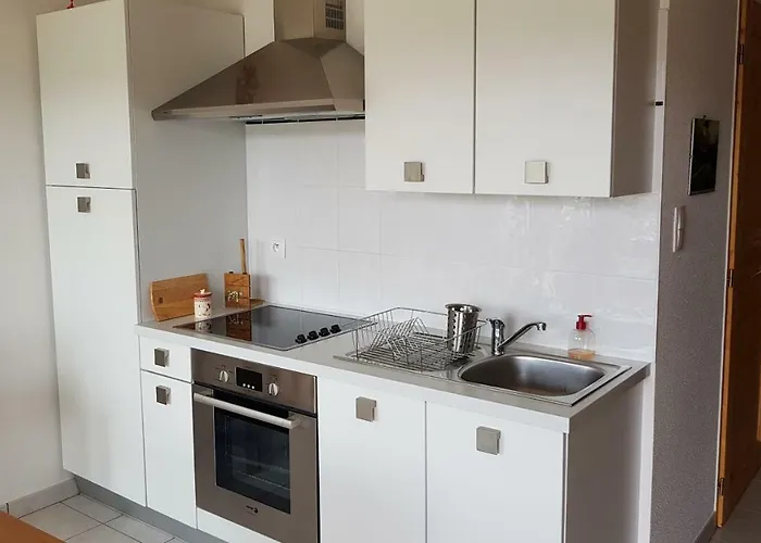 Appartement F2 Sur Les Hauteurs De *